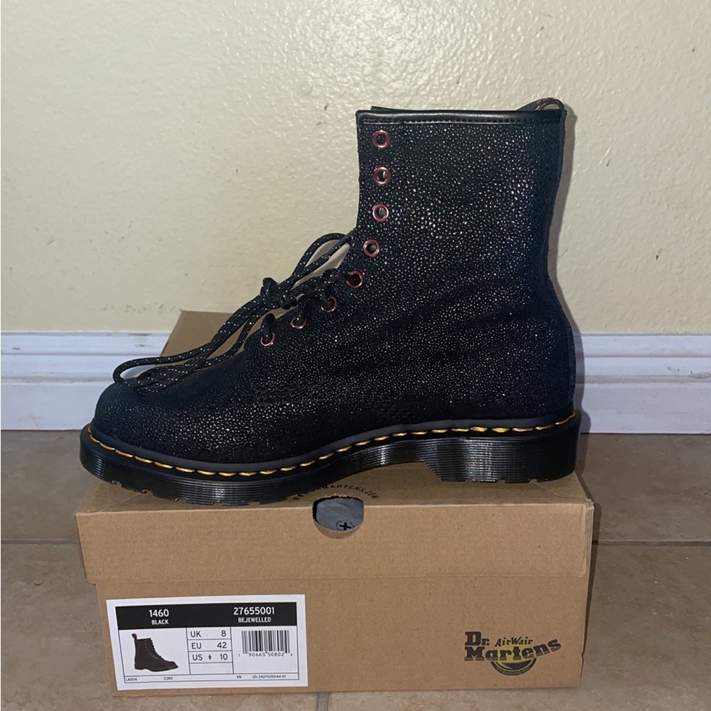 BRAND NEW NEVER WORN Dr Martens Womens 10 Mens 8
